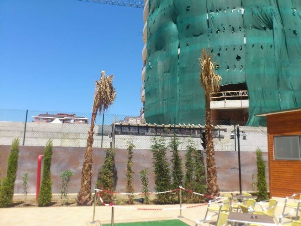 Pool Wyndham Garden Lara