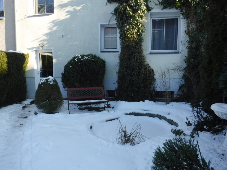 Ansicht vom Garten Guesthouse Rossini