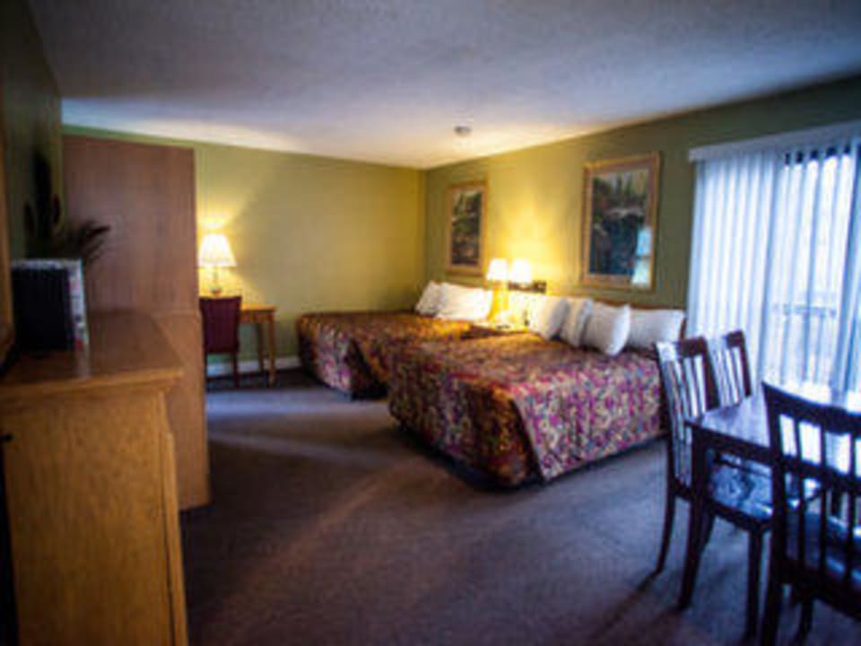  Two Queen beds   Hotel Big Pines Mountain House