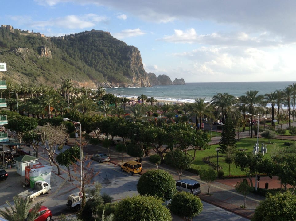 Blick vom Balkon auf die burg Hotel Kahya