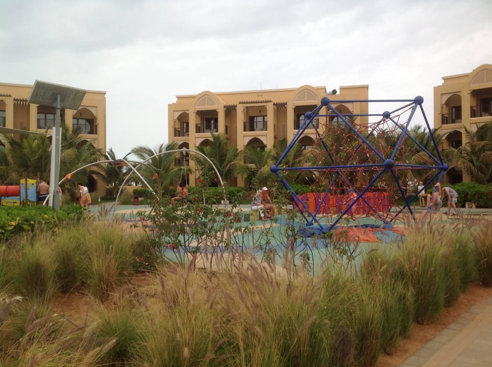 Riesiger Kinderspielplatz DoubleTree by Hilton Resort & Spa Marjan Island
