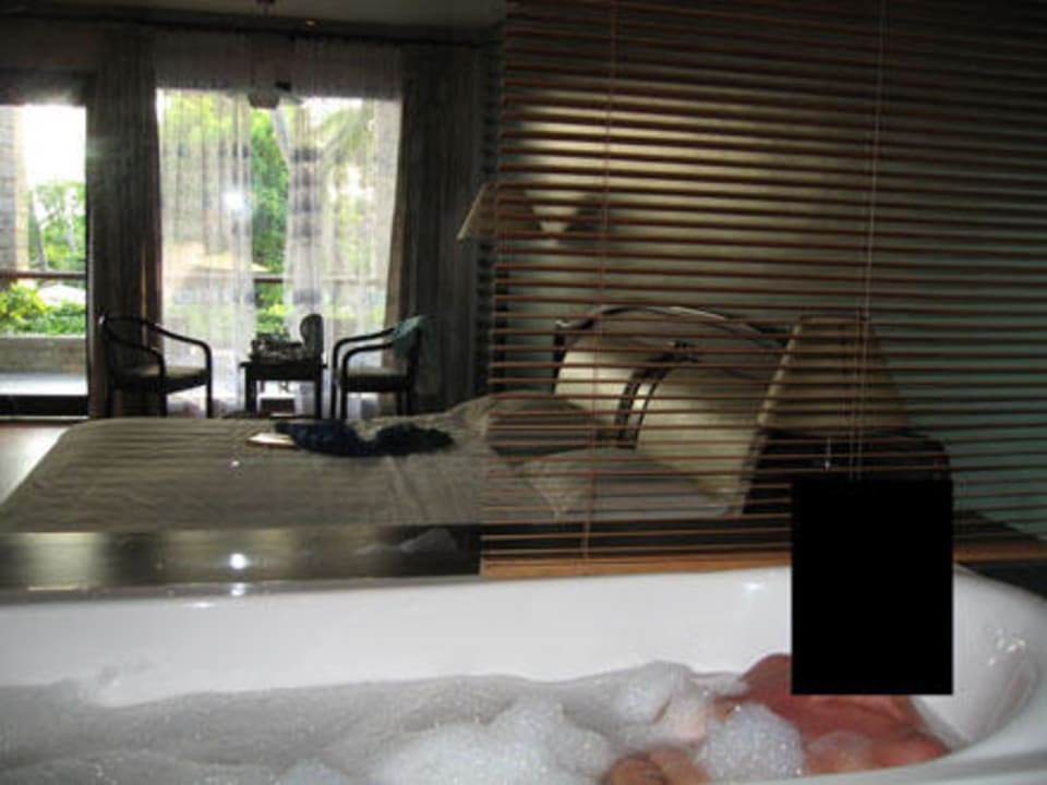 Blick vom Bad ins Zimmer Hoang Ngoc Beach Resort