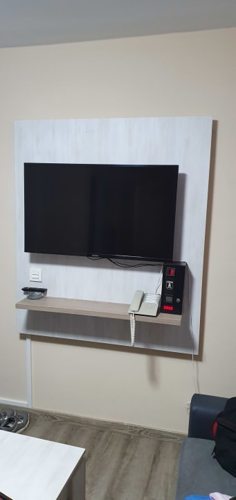 Zimmer Corona Roja