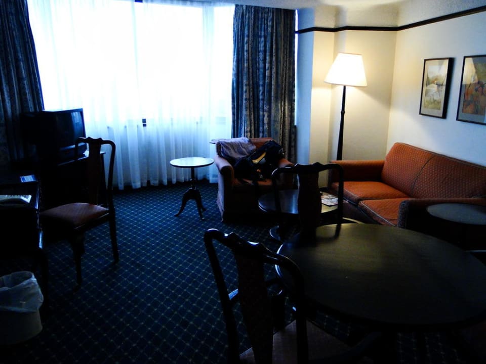 Wohnraum des Zimmers Hotel Nairobi Safari Club