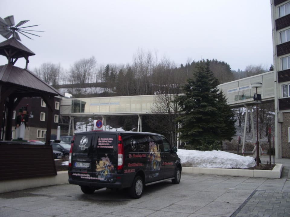 Der Bademantelgang aus Glas AHORN Hotel Am Fichtelberg