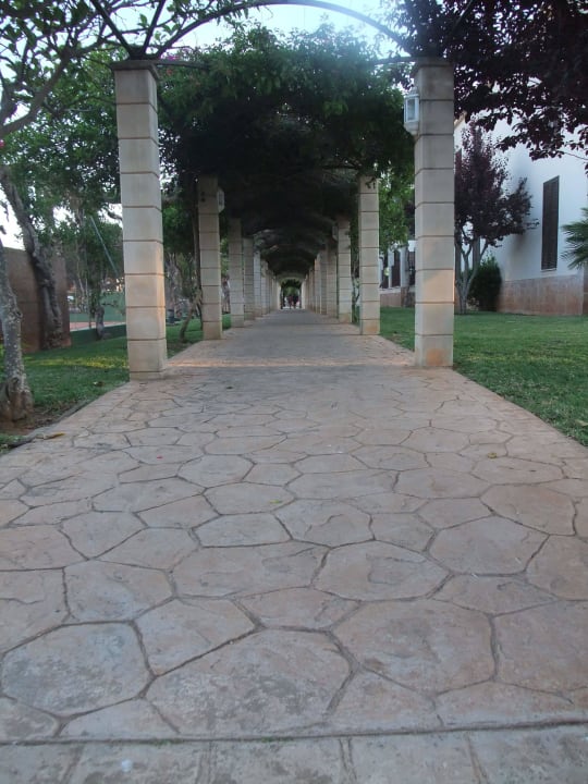 Weg zum Restaurant Protur Floriana Resort Aparthotel