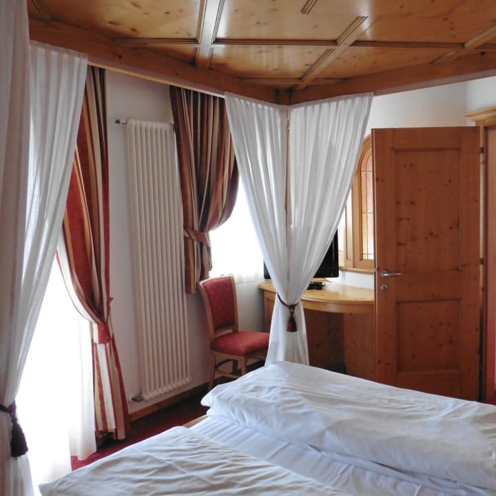 Doppelbett Zimmer 211 Hotel Lagorai
