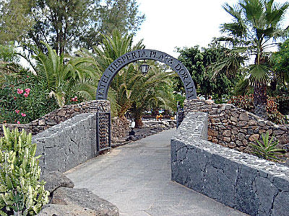 Hoteleingang von der Uferpromenade Dreams Lanzarote Playa Dorada Resort & Spa