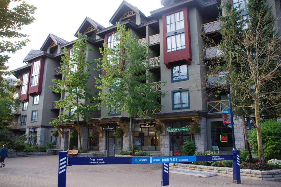 Außenansicht Hotel Delta Whistler Village Suites