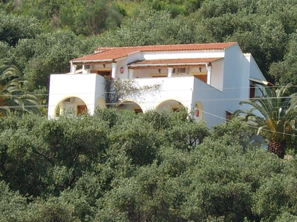 Weisses Haus Hotel Kalamaki