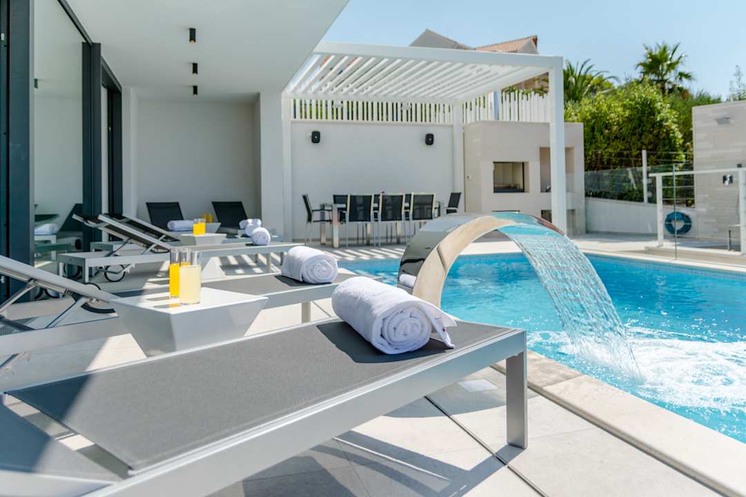 Pool Villa Vitae & Villa Pax