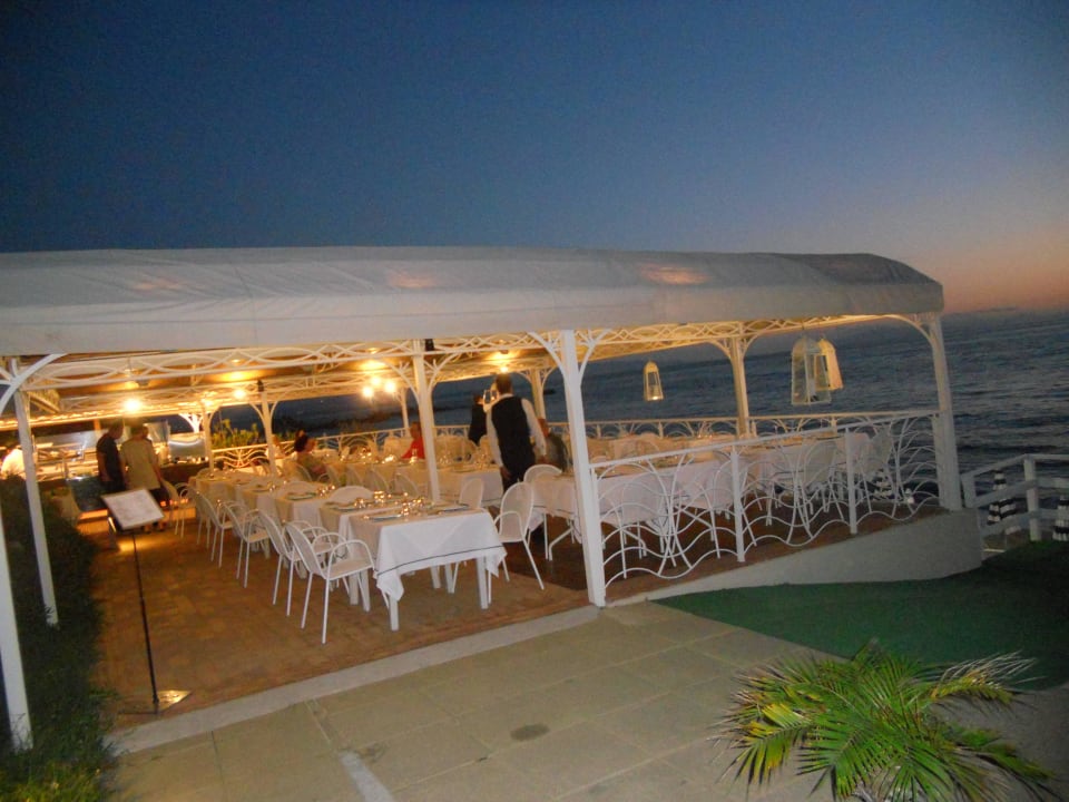 Das Restaurant dirkt am Strand Hotel Ipomea Club