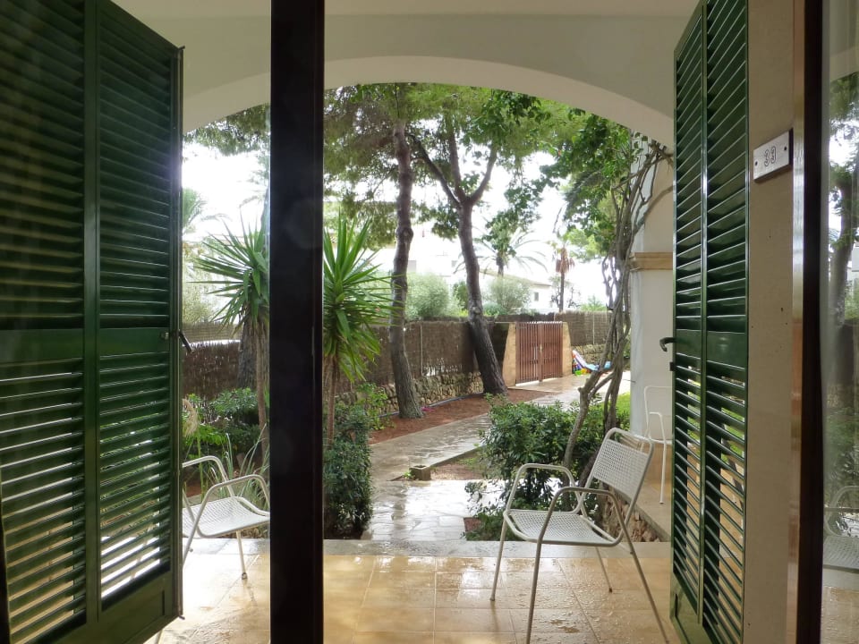 Unser Blick in die Gartenanlage Village Cala Santanyi