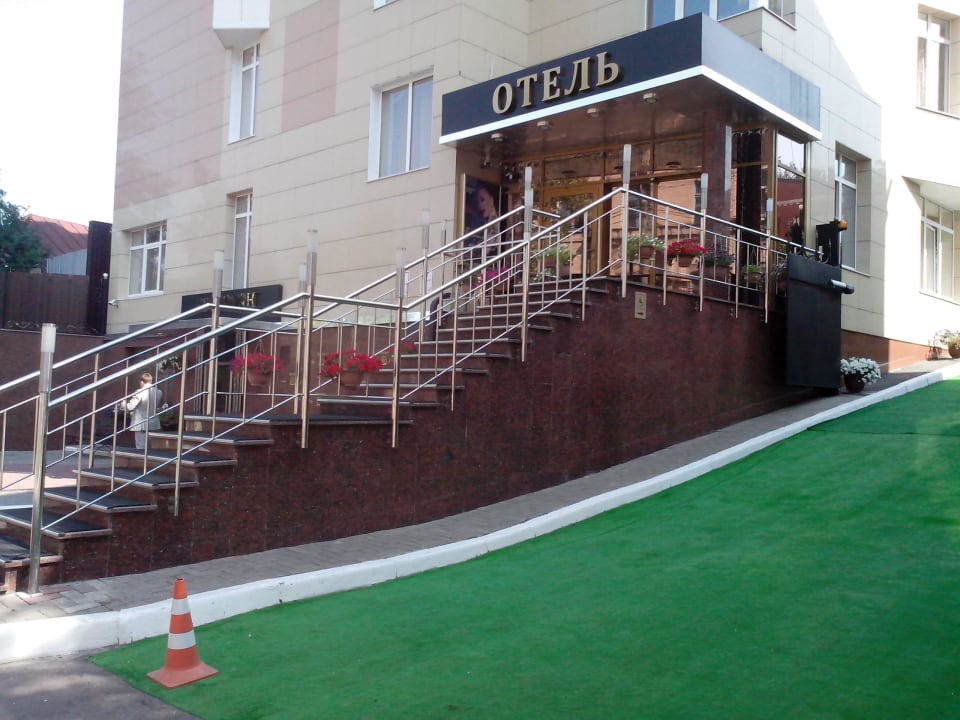 Вход Hotel Prestige
