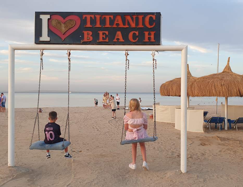 Strand Titanic Beach Spa & Aqua Park