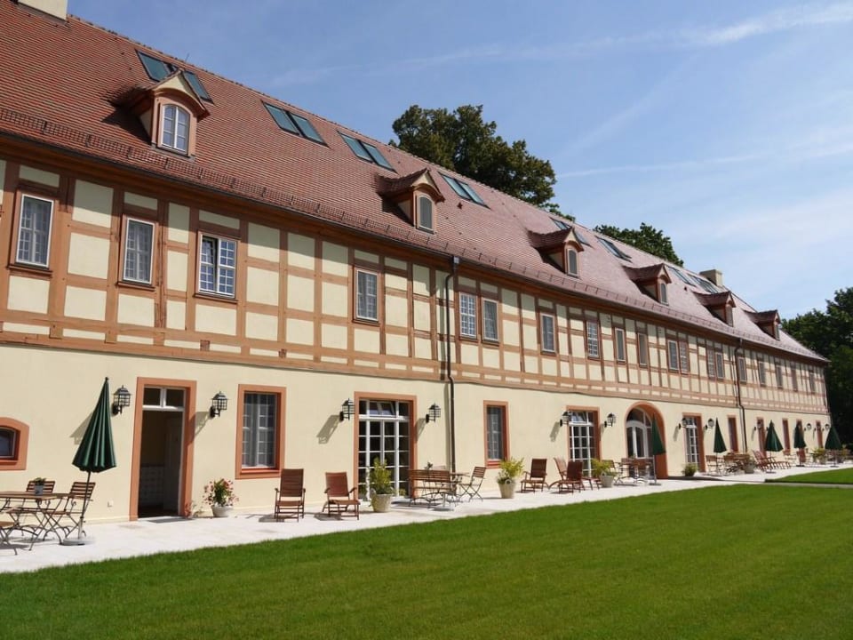 Der Marstall - Gartenansicht Hotel Schloss Lübbenau