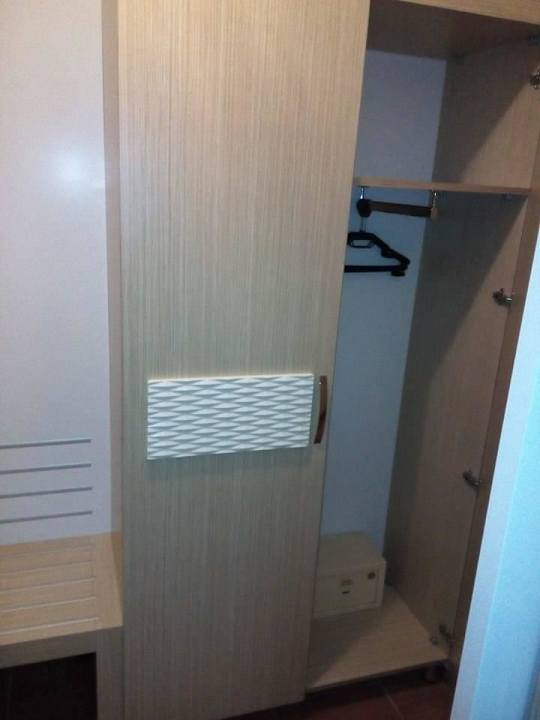 Kleiderschrank Hotel Ideal Beach