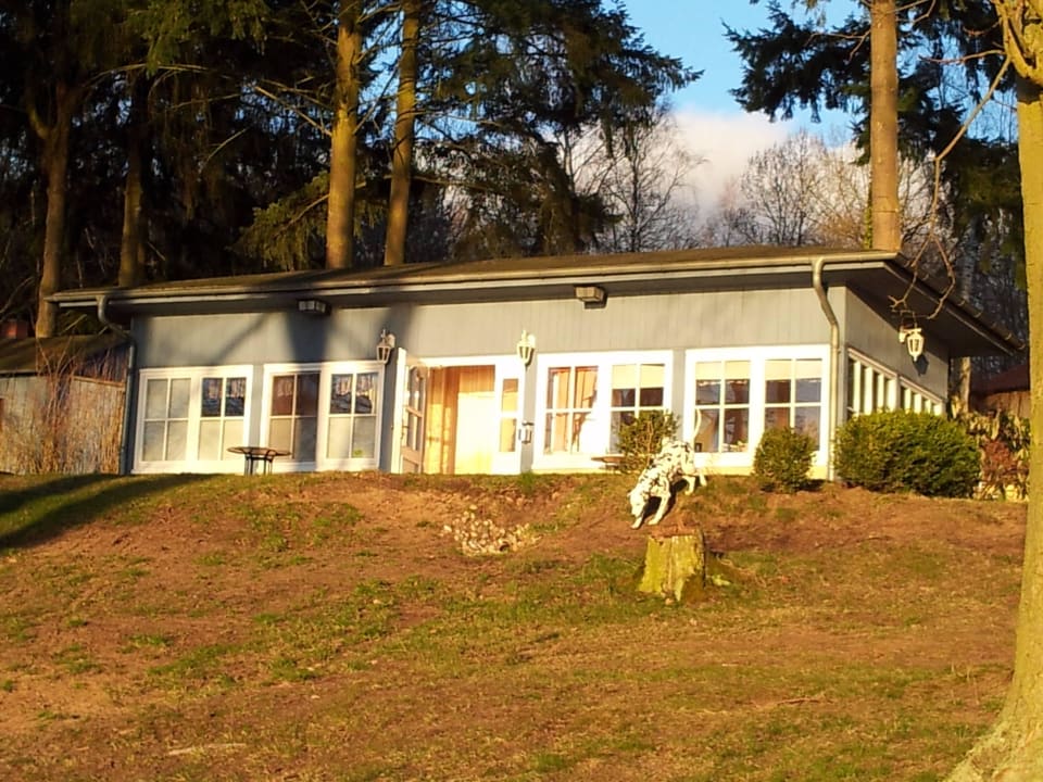 Blick von der Seeseite aus Amy's Wohlfühlvilla