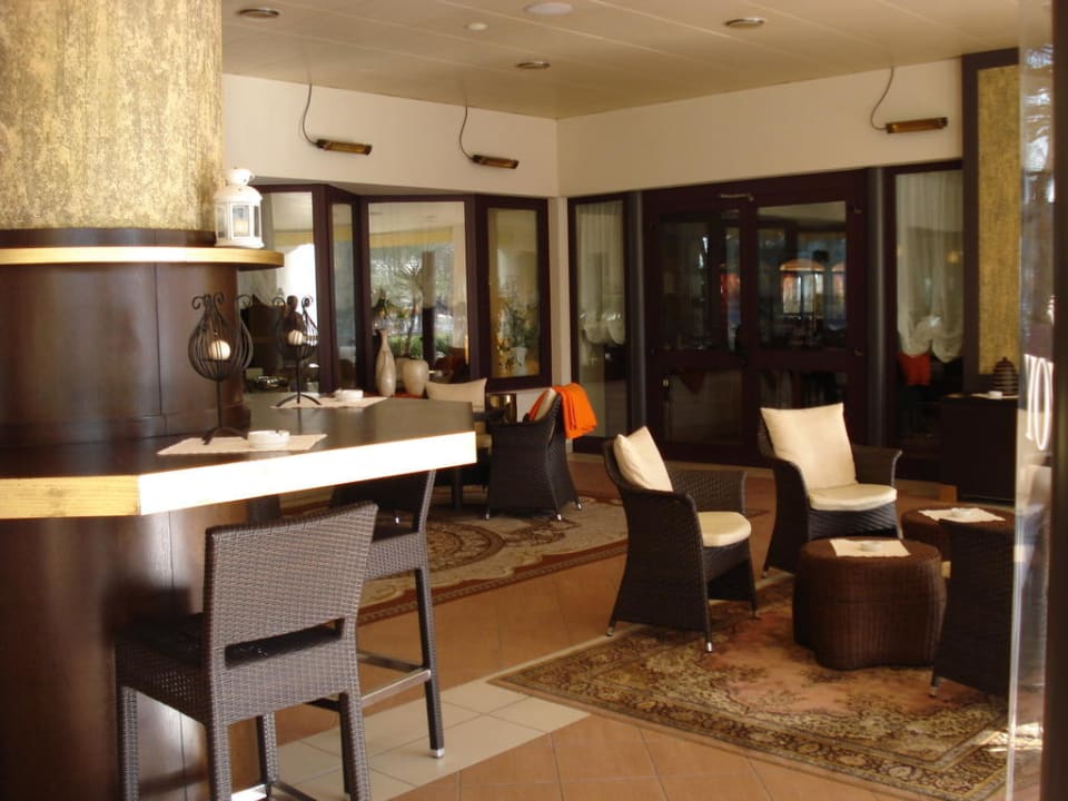 Überdachter Raucherbereich im Freien Savoy Beach Hotel & Thermal Spa