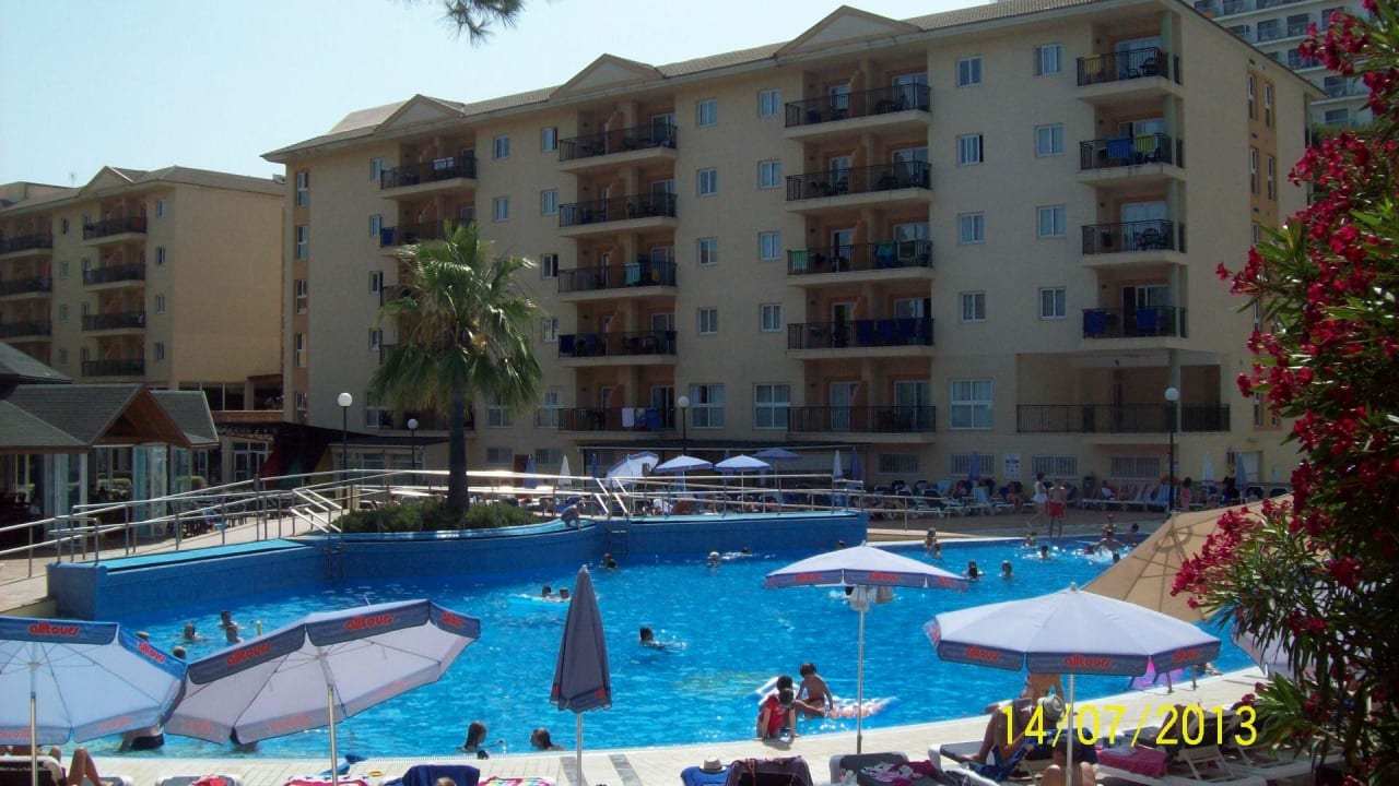 Innenanlage mit Pool Aparthotel Can Picafort Palace
