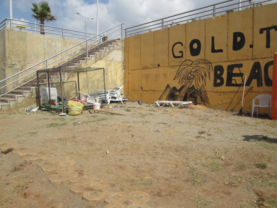 Strandbarbereich Gold Twins Suit Otel