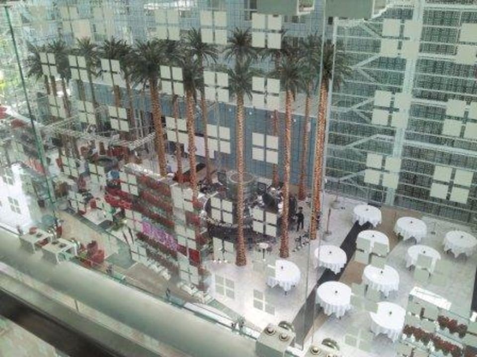 Innenhof3 Hilton Munich Airport