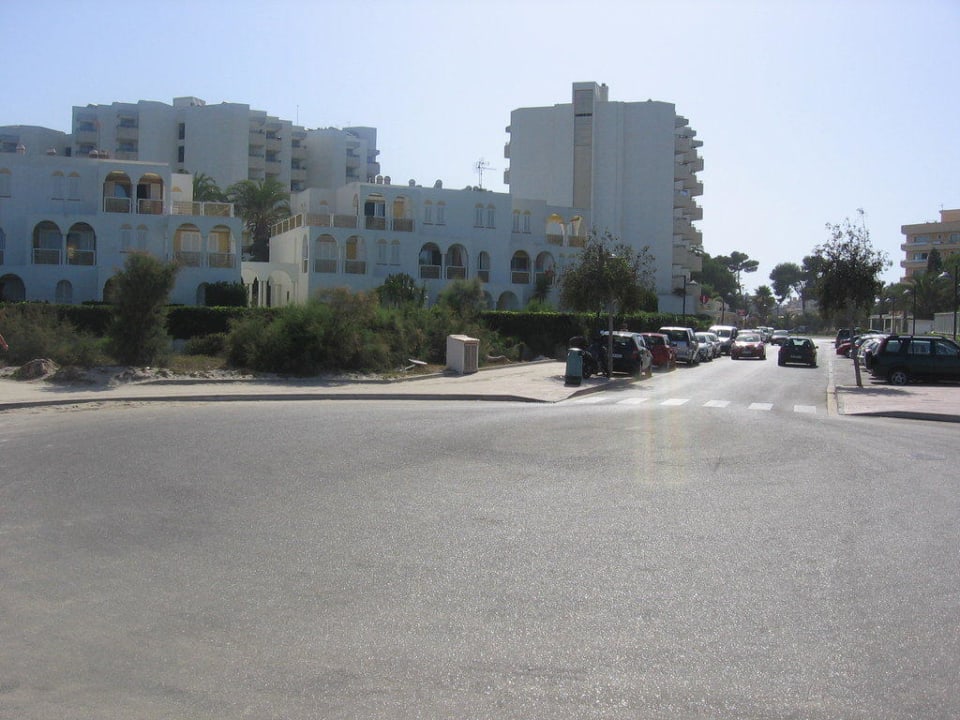 Blick vom Strand auf´s Hotel Hipotels Bahia Grande