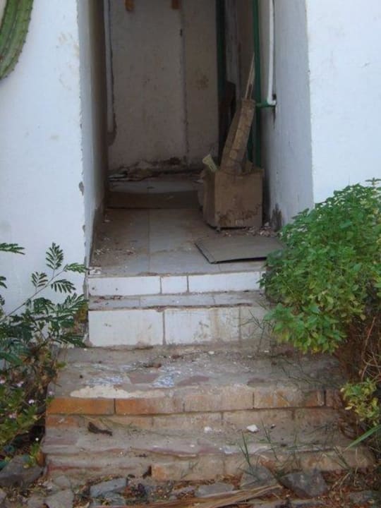 Alles schaut aus als sei Nichts fertig Lotus Bay Beach Resort