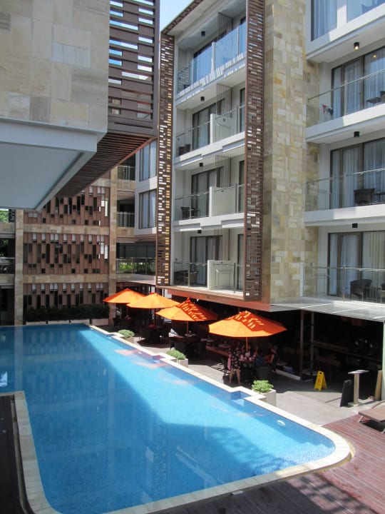 Swimming pool Harper Hotel Kuta