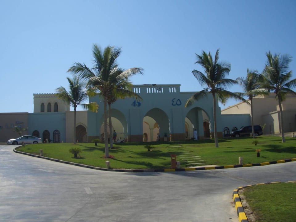 Eingang zum Hotel Salalah Rotana Resort