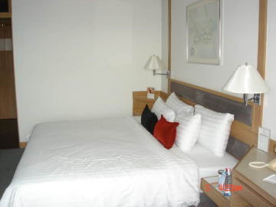 Doppelbett Grand Mercure Bangkok Atrium