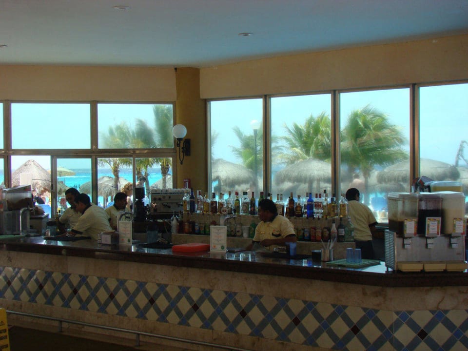 Bar przy basenie Viva Maya by Wyndham - All Inclusive Resort