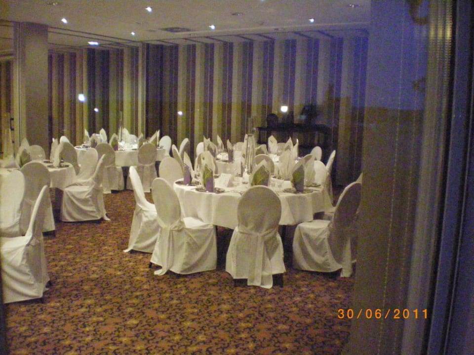 Charleston-Saal vorbereitet für Veranstaltung Van der Valk Resort Linstow