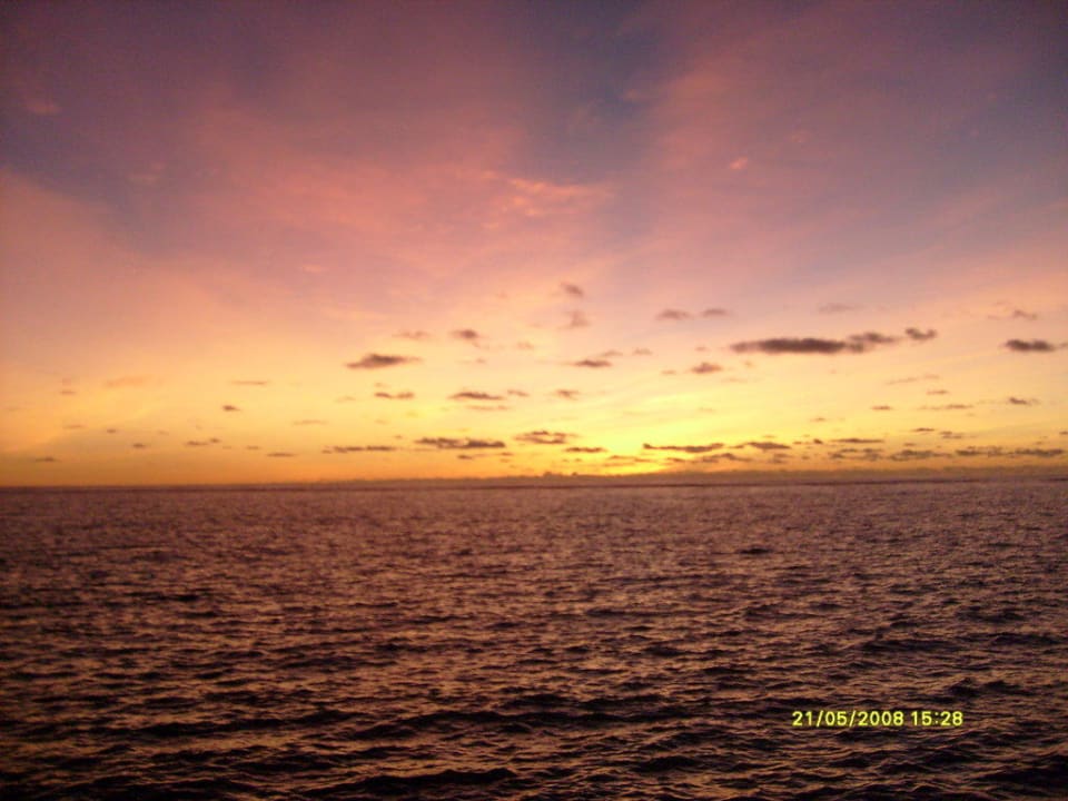 Sonnenuntergang vom Bungalow aus Summer Island Maldives
