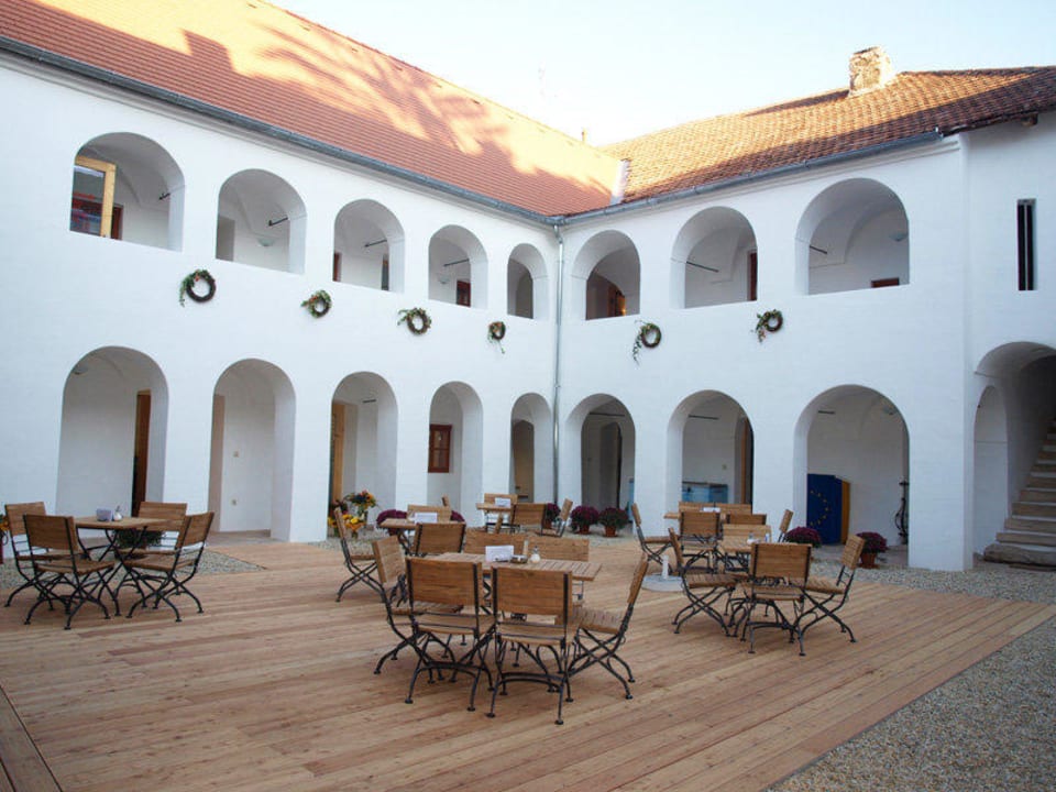 Eisenhuthaus Innenhof Hotel Eisenhuthaus