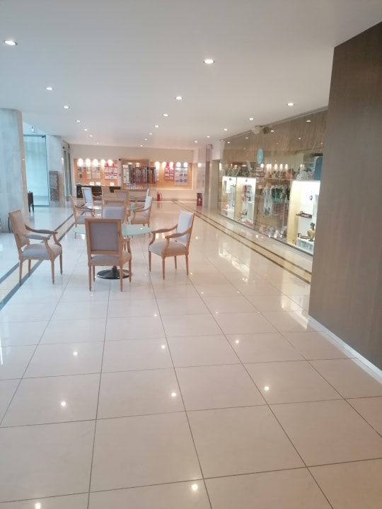 Lobby Caravia Beach Hotel