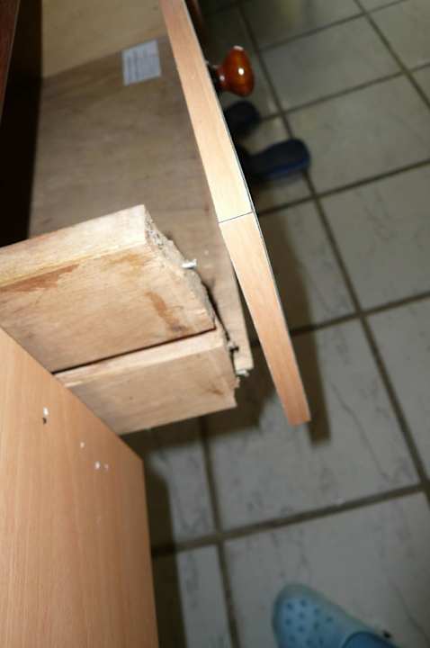 Schublade im Zimmer Hotel Golden Paradise