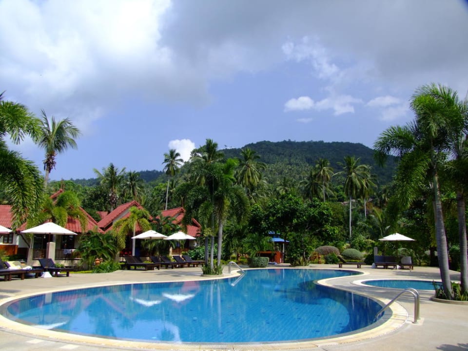 Saubere, gepflegte Pool Long Bay Resort Koh Phangan