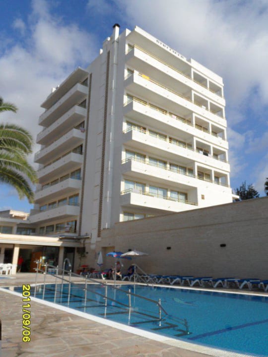 Pool und Hotel Hotel Biniamar