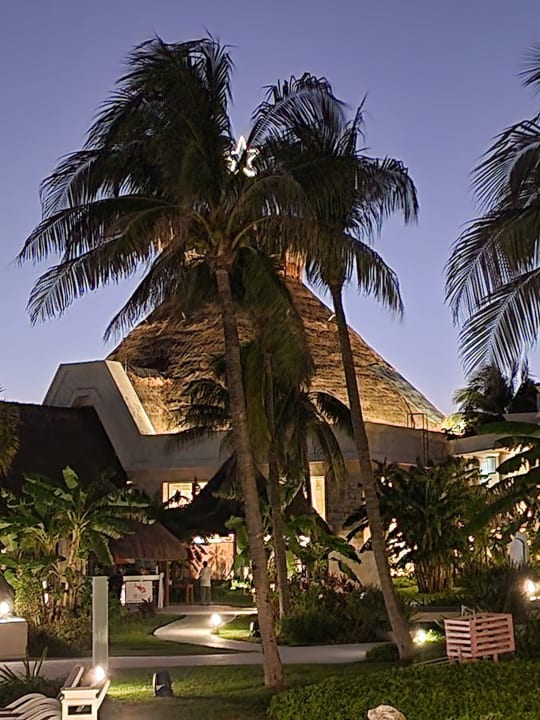 Außenansicht Bahia Principe Grand Tulum