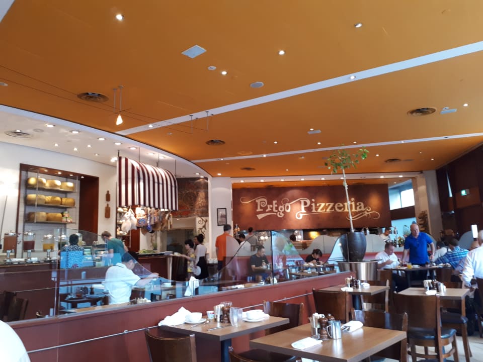 Gastro Swissotel The Stamford Singapore