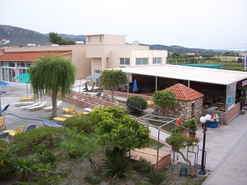 Zimmerausblick zur Bar Ilios K Village Resort