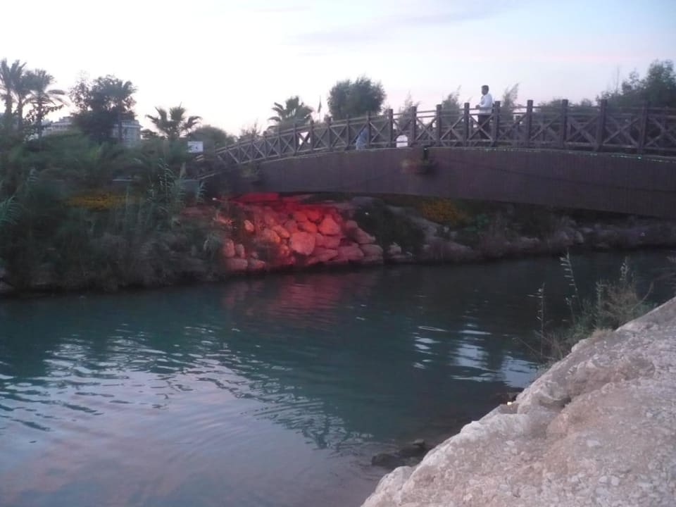 Brücke Strandpromenade/Hafen Sunis Evren Beach Resort Hotel & Spa