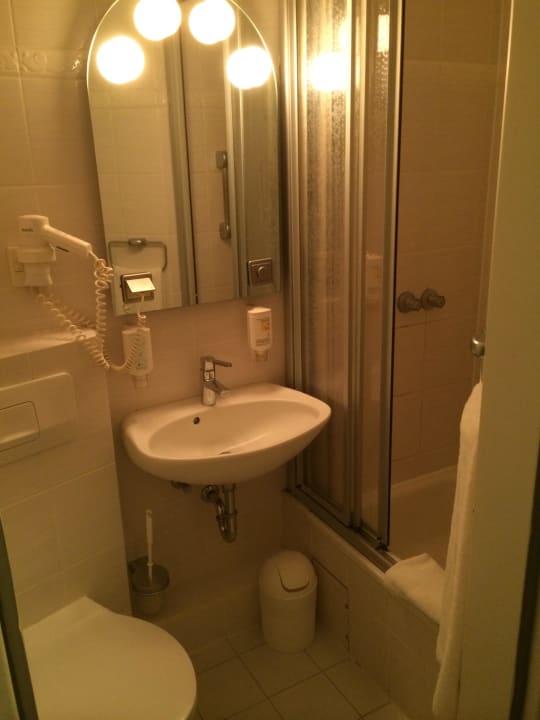 Badezimmer June Six Hotel Hannover City