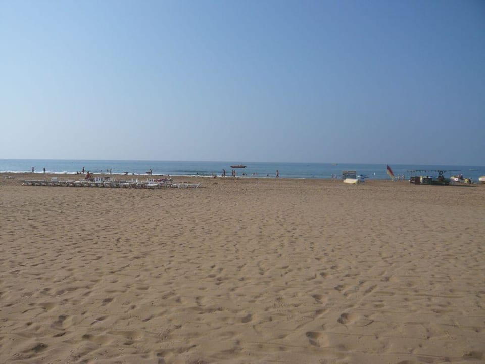 weitläufiger Sandstrand VONRESORT Golden Beach