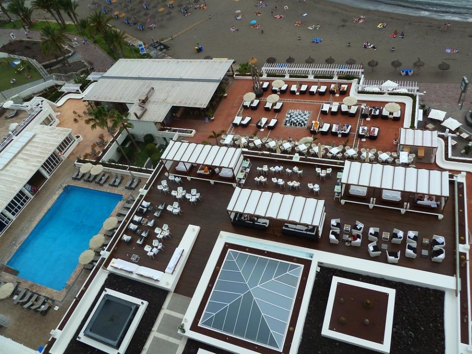 Ausblick auf den Pool und Restaurant vom 9. Stock H10 Gran Tinerfe - Adults only