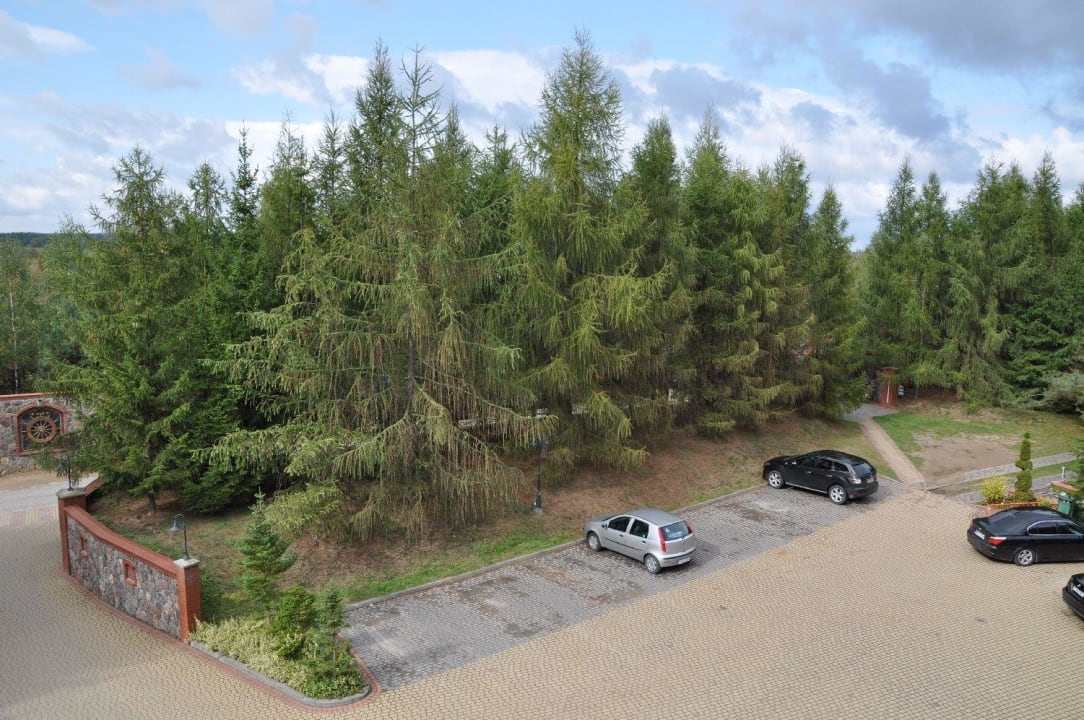 Na parking Hotel Robert's Port