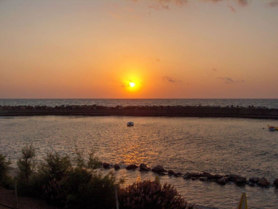 Sonnenuntergang über dem Hafen Iberostar Selection Creta Marine