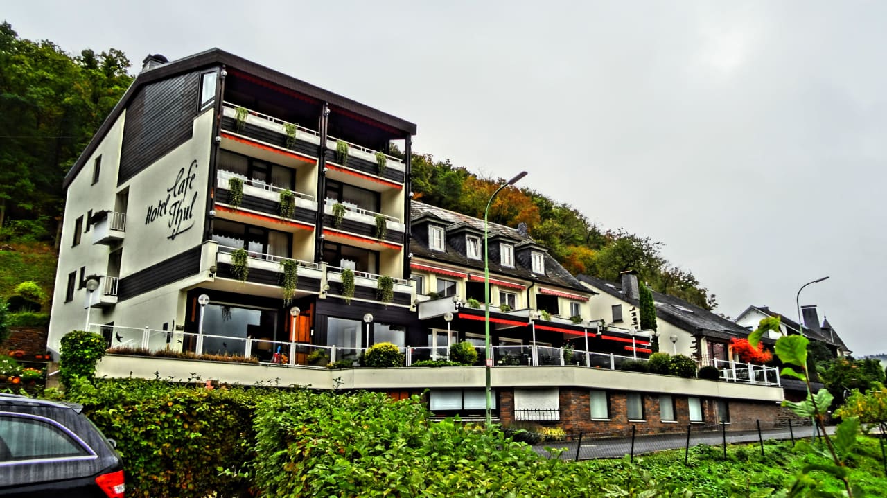 Das Moselromantik-Hotel Thul vom Parkplatz. Hotel Hegenbarth´s