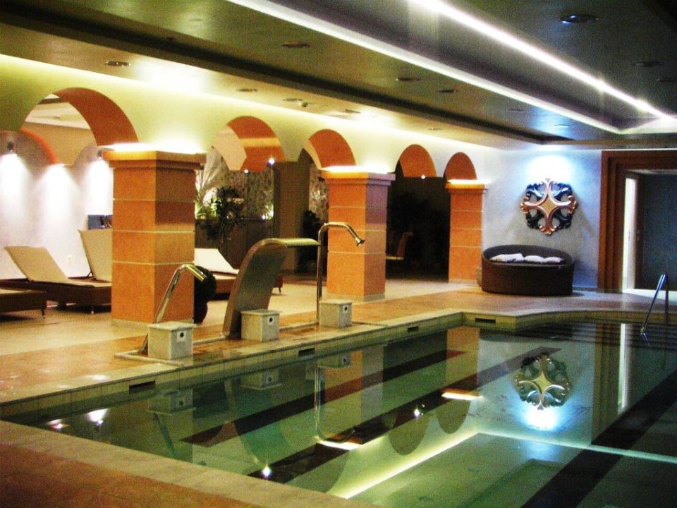 Wellnessbereich -Pool Hotel Gaia Palace